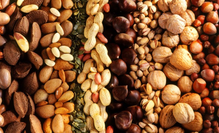 بادام زمینی برای تقویت حافظه