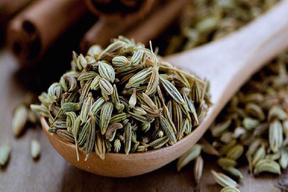 خواص عرق رازیانه برای زنان
