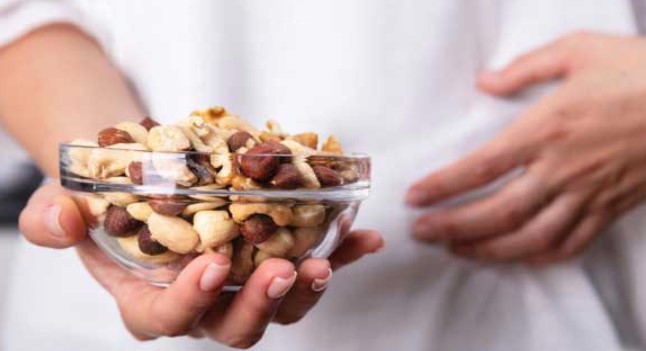 مصرف آجیل در دیابت بارداری