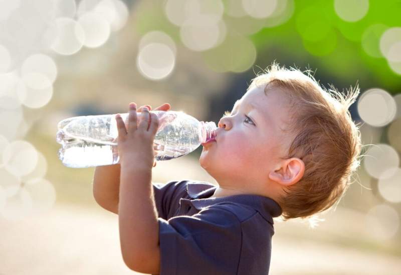 نوشیدن آب در سنین مختلف در طب سنتی نوشیدن آب در سنین مختلف در طب سنتی