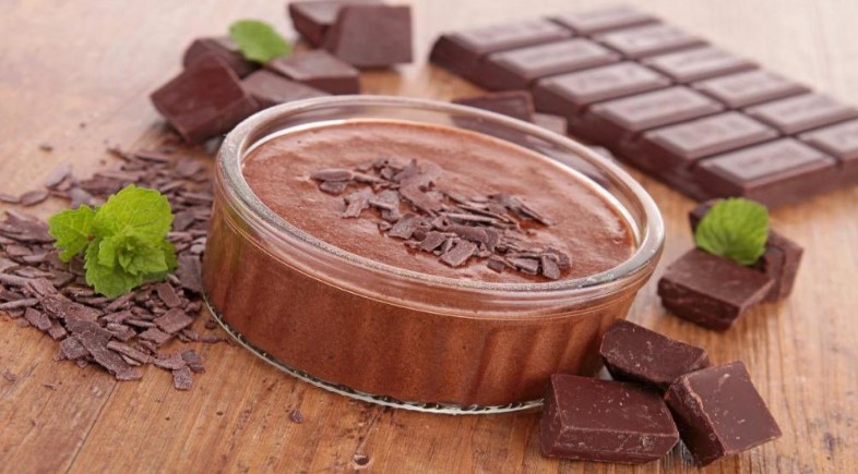طرز تهیه موس شکلاتی با شیر