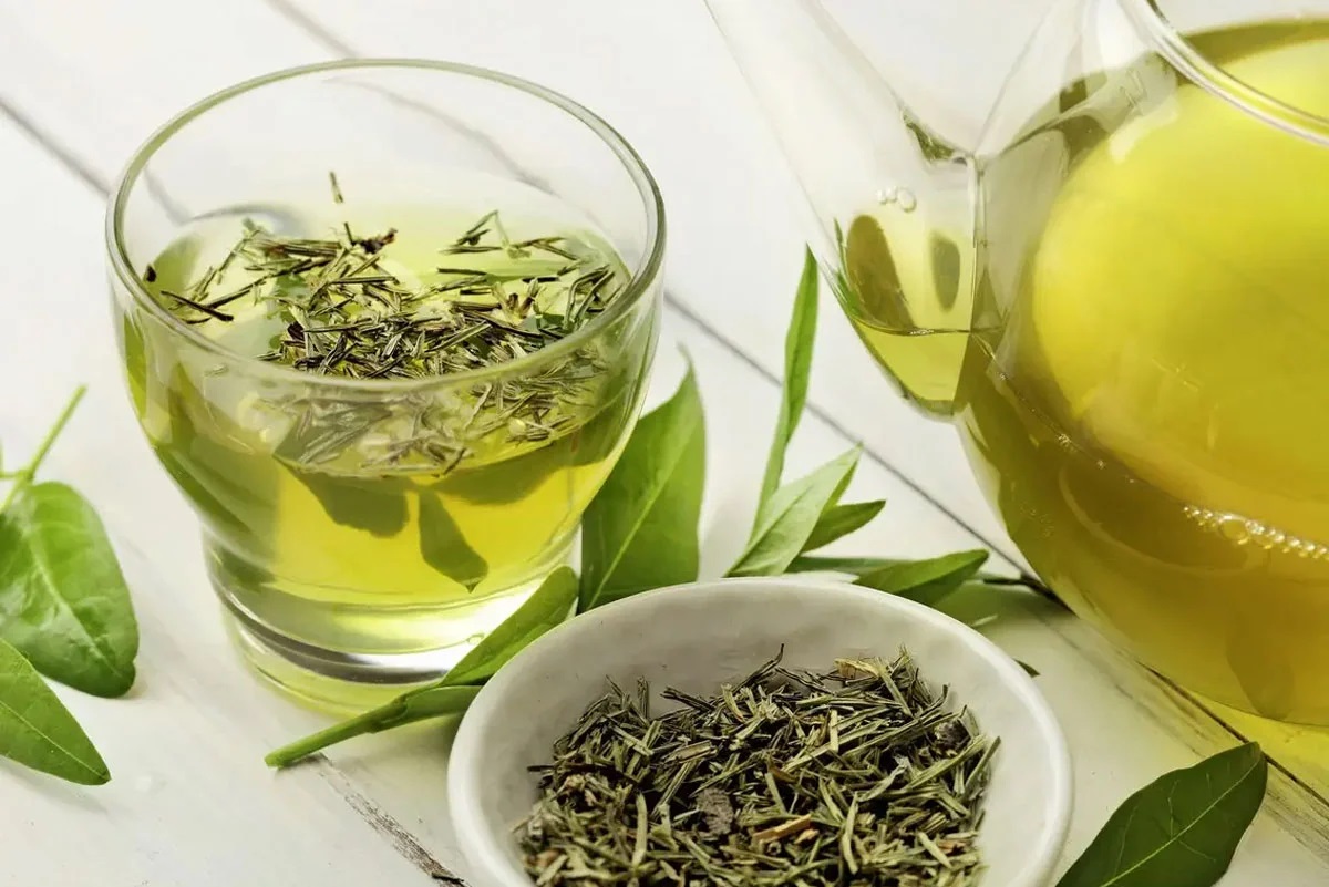 نوشیدنی گیاهی ضدالتهاب با چای سبز