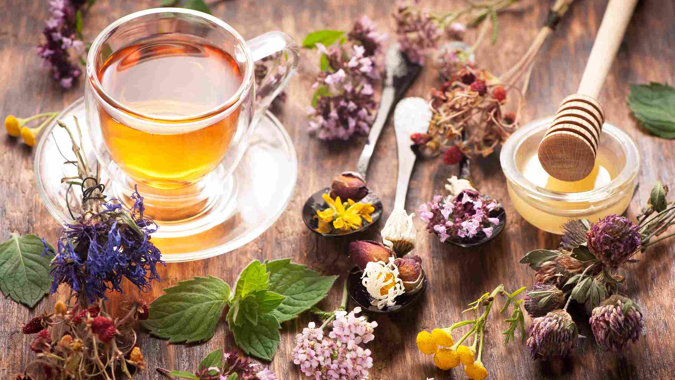 ترکیب دمنوش‌ها و تغییر سبک زندگی برای کاهش بلغم