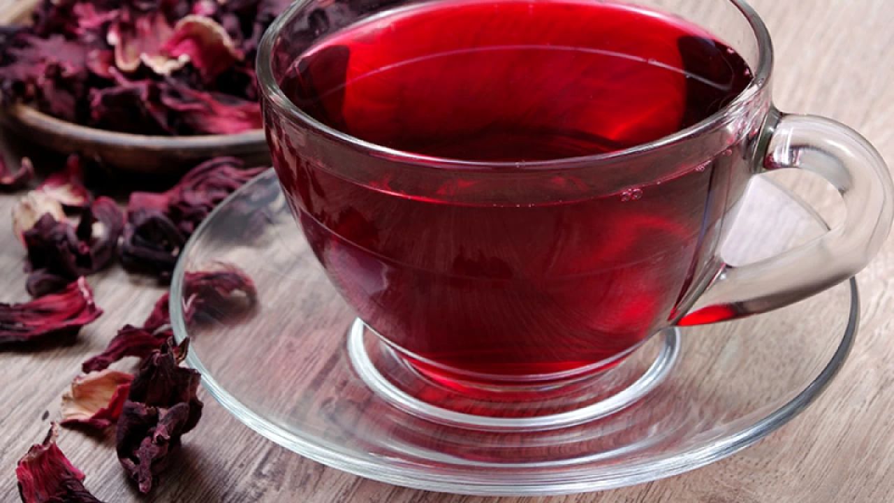 نوشیدنی گیاهی ضدالتهاب با هیبیسکوس